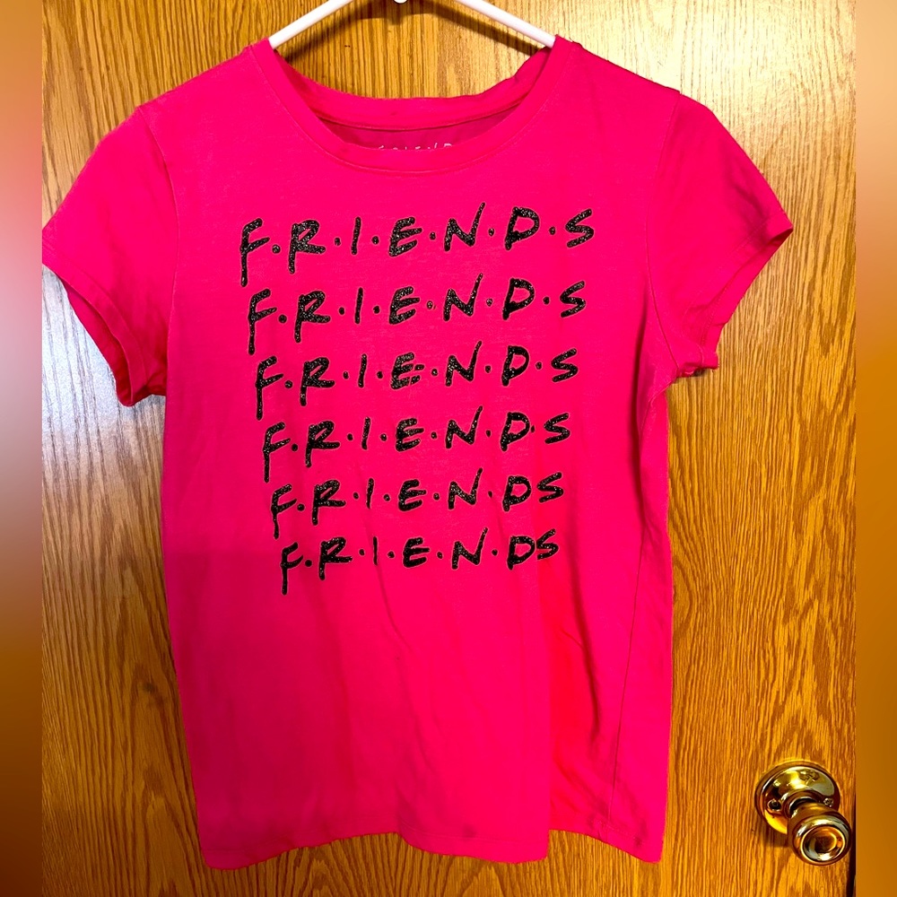 Friends shirt. Size juniors 14/16 (XL). Hot Pink.